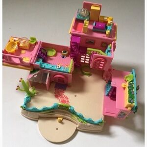 Mattel Polly Pocket 2000 Petland Hacienda Ranch House Play Set